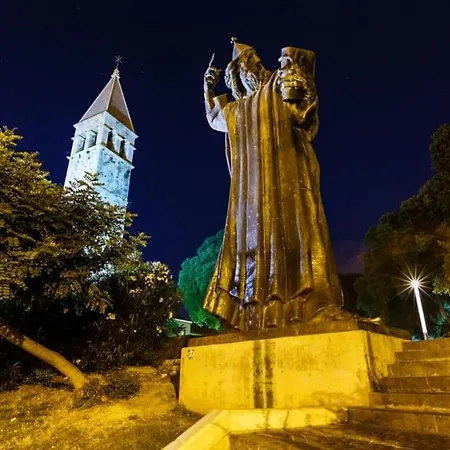 Old Town Historic Core سبليت